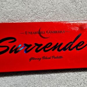 Earthly Cosmetics surrender blush pallet